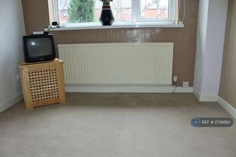 3 bedroom semi-detached house to rent, Kinder Avenue, Oldham, OL4
