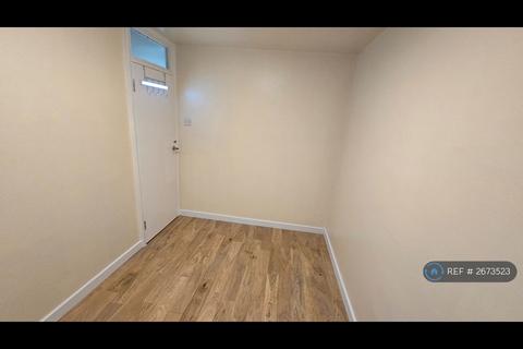 1 bedroom in a house share to rent, Atkinson Road, London, E16