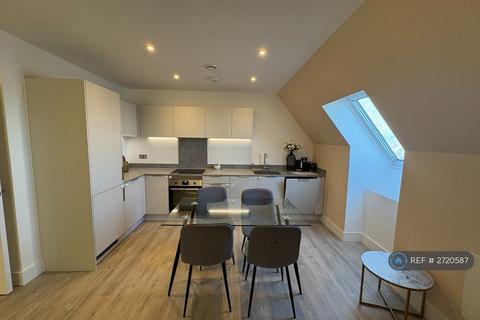 2 bedroom flat to rent, Burrell House, Watford, WD24