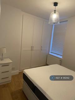 2 bedroom flat to rent, Harman Road, Enfield, EN1