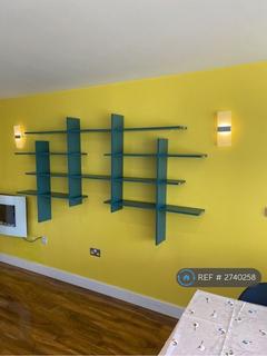 1 bedroom in a flat share to rent, Balearic Apartments, London, E16
