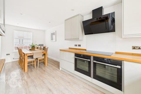 4 bedroom detached house for sale, Burroughs Way, Wymondham