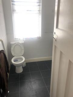 2 bedroom end of terrace house to rent, 15 Windermere Street