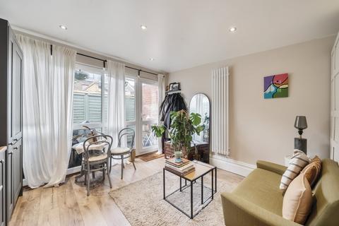 1 bedroom flat for sale, Bridges Road Mews, Wimbledon, London, SW19