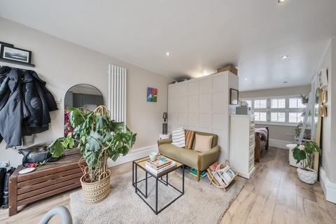 1 bedroom flat for sale, Bridges Road Mews, Wimbledon, London, SW19