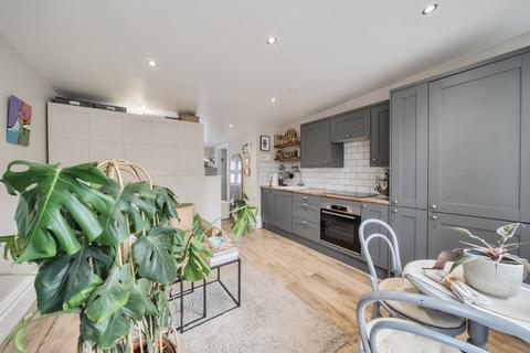 1 bedroom flat for sale, Bridges Road Mews, Wimbledon, London, SW19