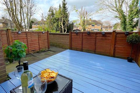 1 bedroom flat for sale, Brangwyn Crescent, Colliers Wood, London, SW19