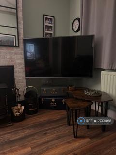 1 bedroom in a house share to rent, Manor Place, Wirral, CH62