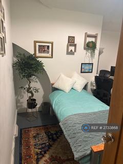 1 bedroom in a house share to rent, Manor Place, Wirral, CH62