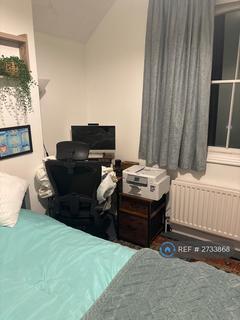 1 bedroom in a house share to rent, Manor Place, Wirral, CH62