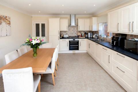 Neale Avenue, Kettering
