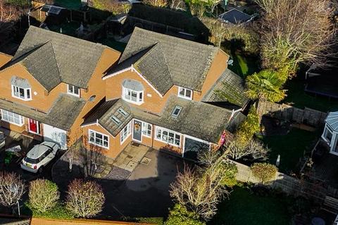 4 bedroom detached house for sale, Geveze Way, Leicester LE9
