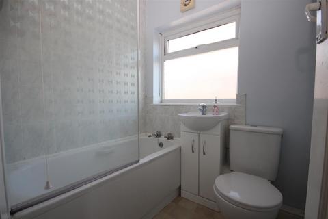 2 bedroom maisonette to rent, Windsor Drive, West Dartford, Kent