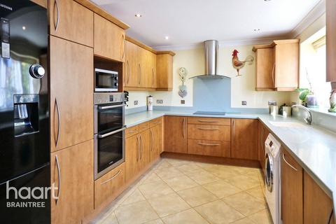 4 bedroom detached house for sale, The Cloisters, Braintree