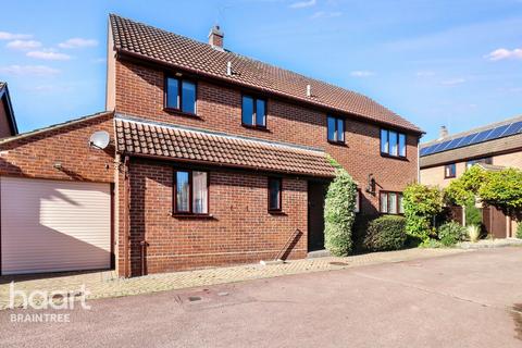 4 bedroom detached house for sale, The Cloisters, Braintree