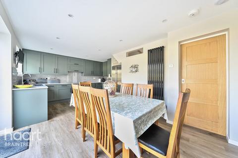 5 bedroom detached house for sale, Carrington Way, Braintree