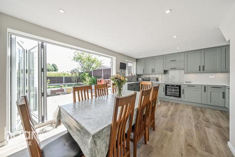 5 bedroom detached house for sale, Carrington Way, Braintree