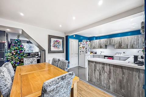 4 bedroom semi-detached house to rent, Nordown Road, Dursley GL11