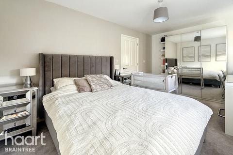 3 bedroom semi-detached house for sale, Stour Close, Dunmow