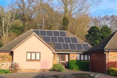 3 bedroom detached bungalow for sale, Melton Grange Road, Woodbridge