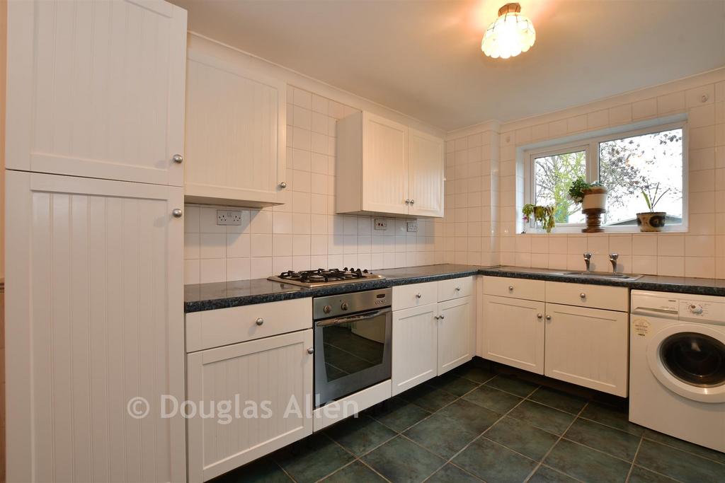 Kitchen/ Dining Room