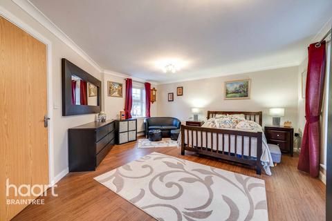 5 bedroom semi-detached house for sale, Clay Pits, Braintree
