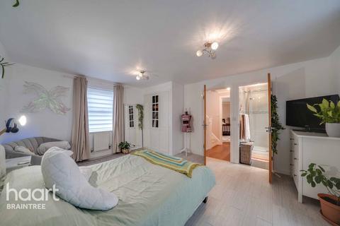 5 bedroom semi-detached house for sale, Clay Pits, Braintree