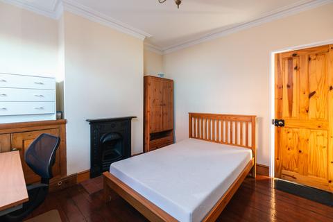 2 bedroom terraced house for sale, Knighton Fields Road East, Leicester, LE2