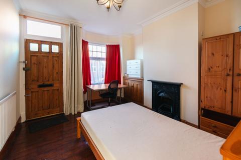 2 bedroom terraced house for sale, Knighton Fields Road East, Leicester, LE2