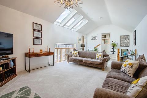 4 bedroom detached house for sale, Sunny Bank Road, West Yorkshire WF17