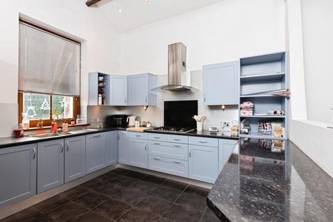 3 bedroom end of terrace house for sale, Troy Road, Leeds LS27
