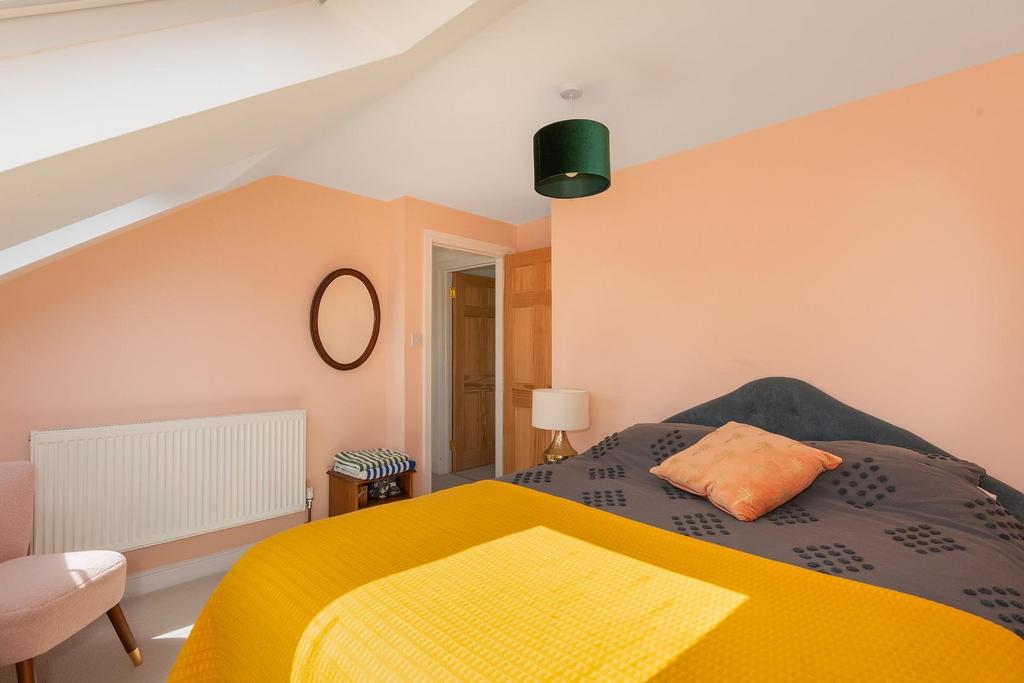 1 S5 R1 KE - Bedroom G.jpg