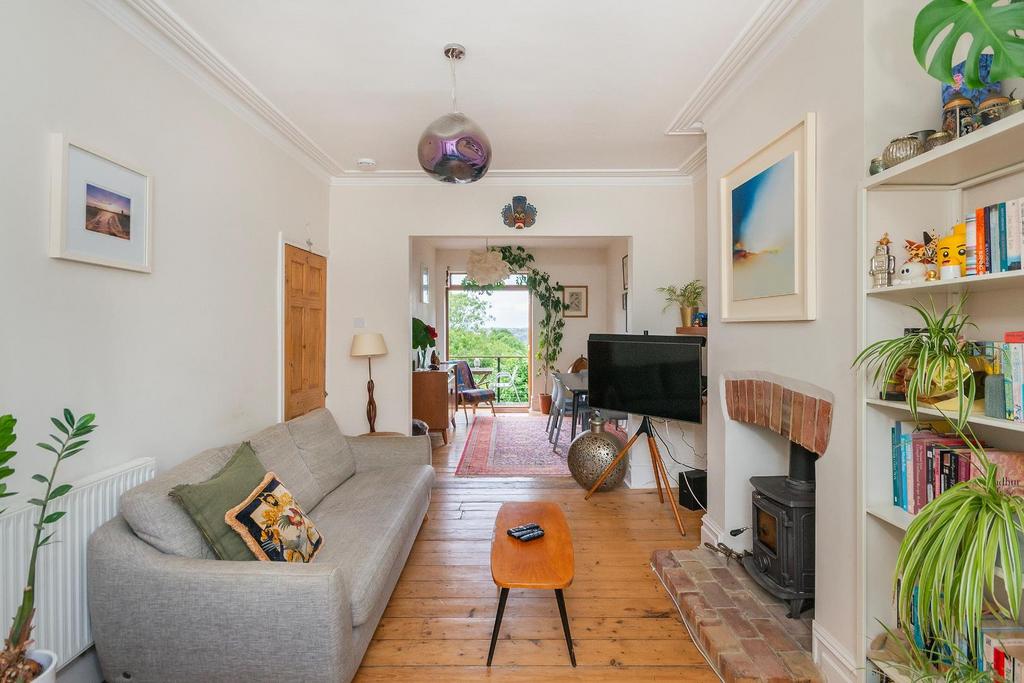 1 S5 R1 KE - Living Room B.jpg