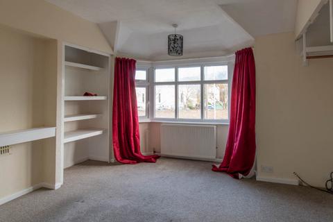 3 bedroom semi-detached house to rent, Elgar Road South, Reading