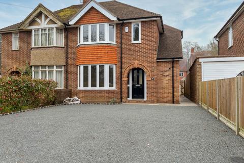 3 bedroom semi-detached house to rent, Redhatch Drive, Earley, Reading
