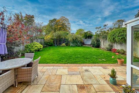undefined, Shinfield, Reading