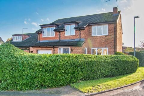 Hawkedon Way, Lower Earley, Reading