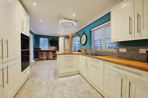 4 bedroom detached house for sale, Howe Lane, Goxhill, Barrow-Upon-Humber, DN19 7JD