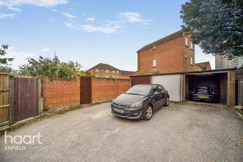 3 bedroom character property for sale, Queens Road, London