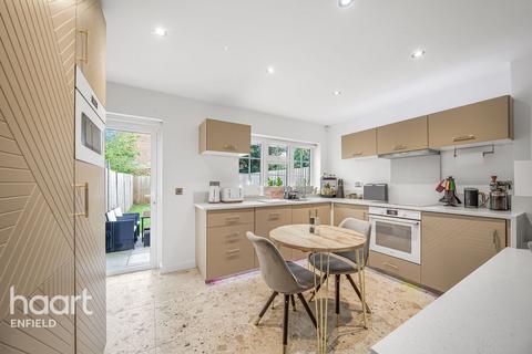 3 bedroom character property for sale, Queens Road, London