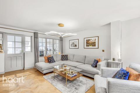 3 bedroom character property for sale, Queens Road, London