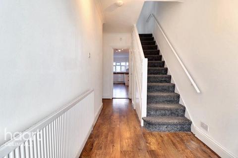 4 bedroom terraced house for sale, Evelyn Avenue, NW9