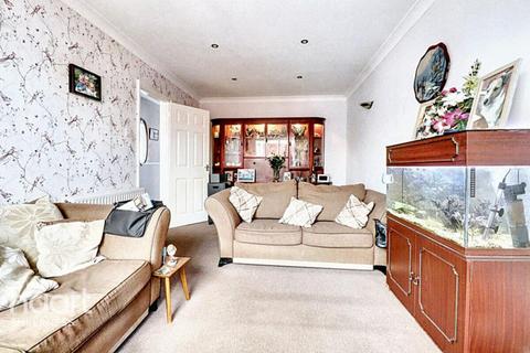 2 bedroom bungalow for sale, Groveway, Leysdown