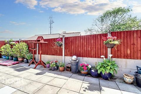 2 bedroom bungalow for sale, Groveway, Leysdown