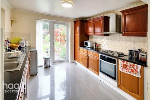 4 bedroom semi-detached house for sale, Brixham Drive, Leicester
