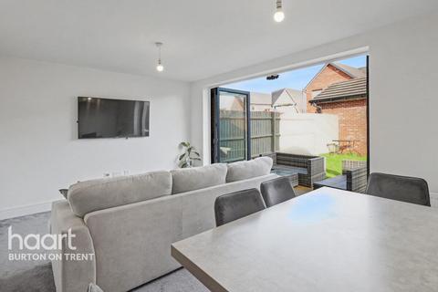 3 bedroom semi-detached house for sale, Amber Place, Swadlincote