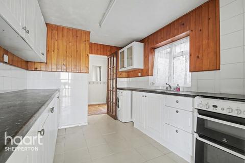 3 bedroom link detached house for sale, Hawthorn Way, Shepperton