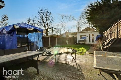 undefined, Oakfields Close, Stevenage