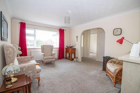 3 bedroom detached bungalow for sale, Spring Vale, Cowplain, PO8 9DB