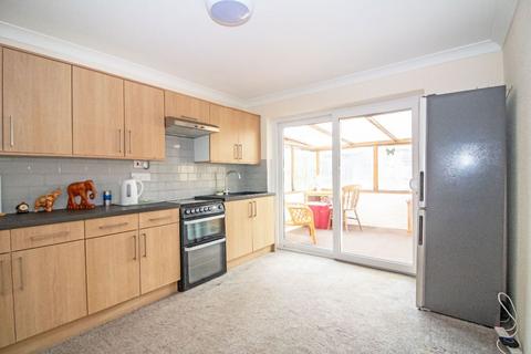 3 bedroom detached bungalow for sale, Spring Vale, Cowplain, PO8 9DB